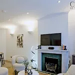 Charming Mews House In The Heart Of South Kensington